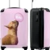 NoBoringSuitcases.com® Kinderkoffer - Hond - Dieren - Kauwgom - Roze - Kinderen - Trolley Kinderen - Past Binnen 55x40x20 Cm En 55x35x25 Cm - Reiskoffer Met Wielen - Koffertje -Mode Bagage Winkel 1000x1200 2