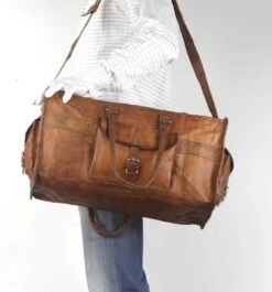 Merkloos Reistas Van ECHTE LEER - Sporttas - Weekendtas MALAGA Echte Leder - Cognac Bruin -HANDGEMAAKTE VINTAGE STIJL Duffel Tas -Mode Bagage Winkel 1117x1200