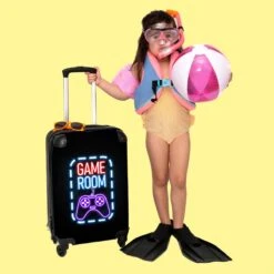 NoBoringSuitcases.com® Koffer - Trolley Op Wieltjes - Neon - Game Room - Tekst - Controller - Zwart - Reiskoffer - Past Binnen 55x40x20 Cm En 55x35x25 Cm - Koffertje - Trolley Handbagage -Mode Bagage Winkel 1200x1200 127