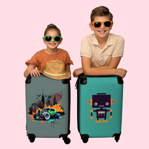 NoBoringSuitcases.com® Auto - Graffiti - New York - Groen - Koffer Kinderen - Kind - Reiskoffer Met Wielen - Koffer Jongens - Past Binnen 55x40x20 Cm En 55x35x25 Cm - Fotokoffer - Handbagagekoffer -Mode Bagage Winkel 1200x1200 217