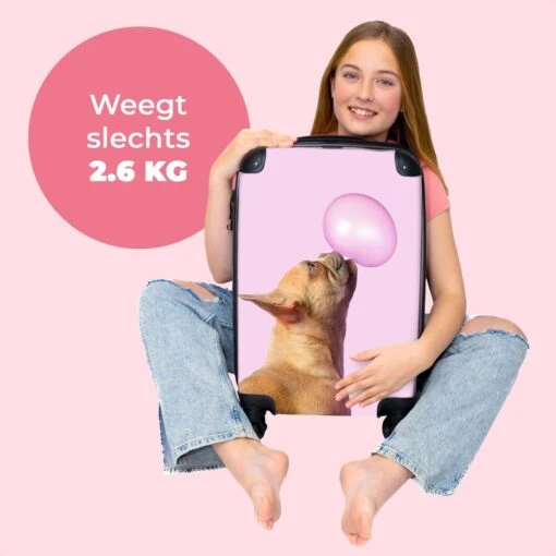 NoBoringSuitcases.com® Kinderkoffer - Hond - Dieren - Kauwgom - Roze - Kinderen - Trolley Kinderen - Past Binnen 55x40x20 Cm En 55x35x25 Cm - Reiskoffer Met Wielen - Koffertje -Mode Bagage Winkel 1200x1200 381