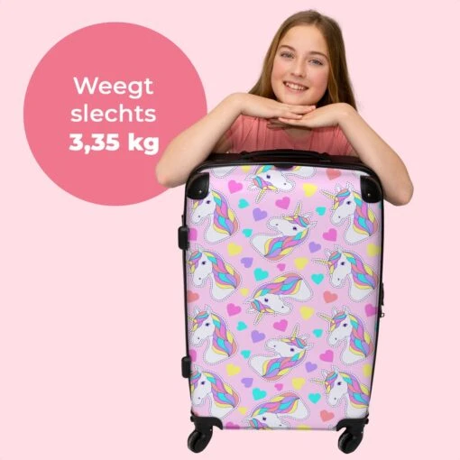 NoBoringSuitcases.com® Koffer Groot - Eenhoorn - Meisje - Patroon - Hartje - Trolley Koffer Met TSA-slot - Met Wielen - 90 Liter - Reiskoffer - 66 Cm -Mode Bagage Winkel 1200x1200 570