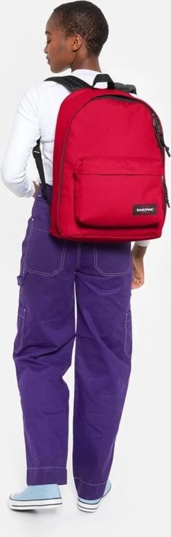 Eastpak OUT OF OFFICE Rugzak, 27 Liter, 13.3 Inch Laptopvak - Sailor Red -Mode Bagage Winkel 384x1200 1