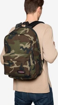 Eastpak Back To Work Rugzak - 15 Inch Laptopvak - Camo -Mode Bagage Winkel 662x1200 1