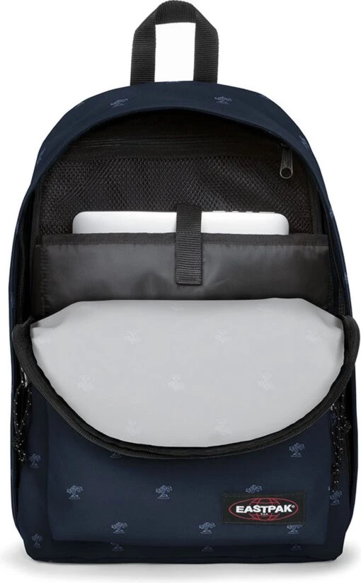 Eastpak Out Of Office Rugzak Navy Palm -Mode Bagage Winkel 743x1200 1