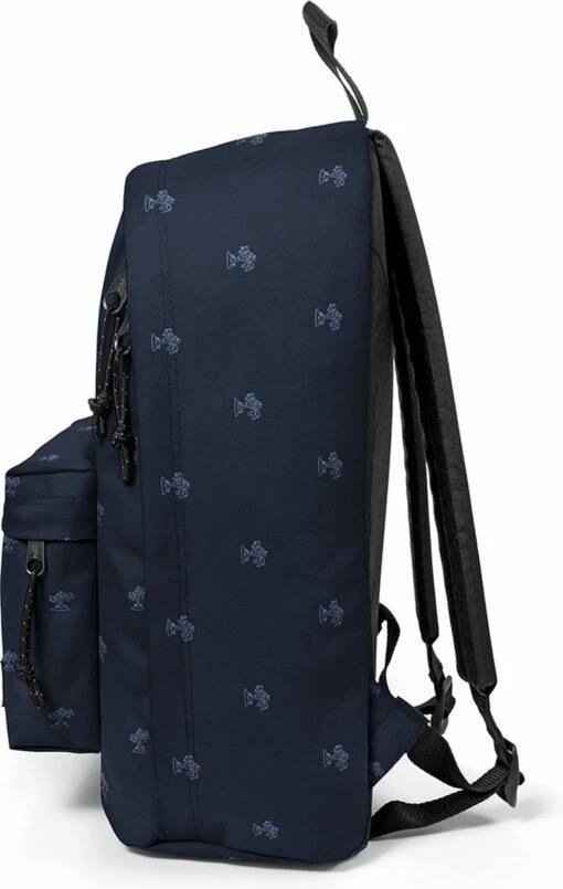 Eastpak Out Of Office Rugzak Navy Palm -Mode Bagage Winkel 760x1200 1