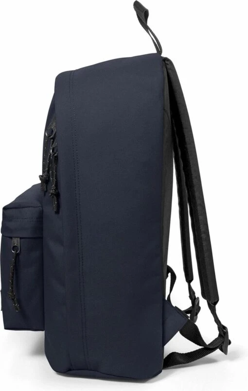 Eastpak OUT OF OFFICE Rugzak, 27 Liter, 13.3 Inch Laptopvak - Ultra Marine -Mode Bagage Winkel 760x1200 3