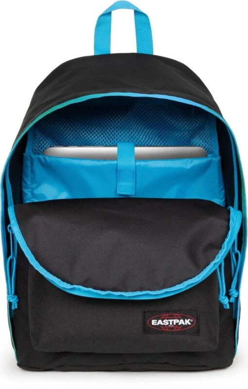 Eastpak OUT OF OFFICE Rugzak, 27 Liter, 13.3 Inch Laptopvak - Kontrast Grade Blue -Mode Bagage Winkel 765x1200 9