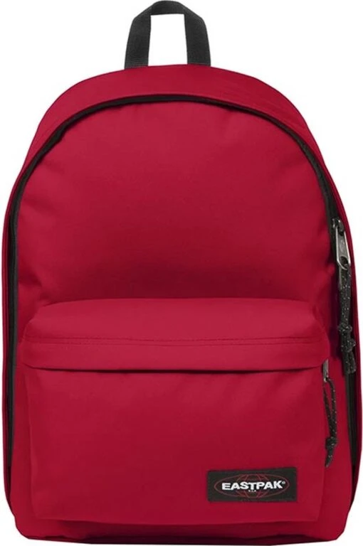 Eastpak OUT OF OFFICE Rugzak, 27 Liter, 13.3 Inch Laptopvak - Sailor Red -Mode Bagage Winkel 797x1200 3