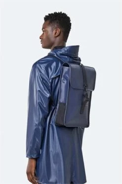 Rains Backpack Mini Unisex - Shiny Blue - One Size -Mode Bagage Winkel 799x1200 70