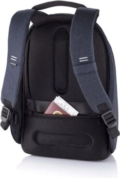 XD Design Bobby Hero Small - Anti-Diefstal Rugzak 11.5 Liter -Navy -Mode Bagage Winkel 807x1200 3