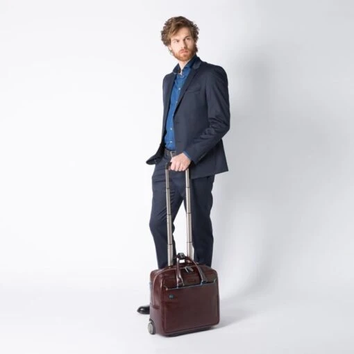 Piquadro Black Square Briefcase With Wheels Brown -Mode Bagage Winkel image 1318