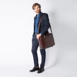 Piquadro Black Square Briefcase With Wheels Brown -Mode Bagage Winkel image 1319