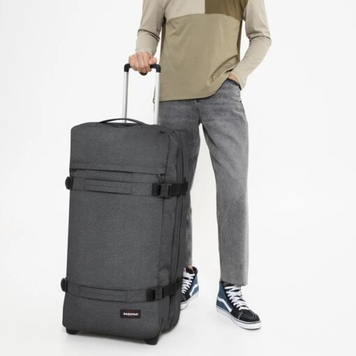 Eastpak Transit'R L Black Denim -Mode Bagage Winkel image 990